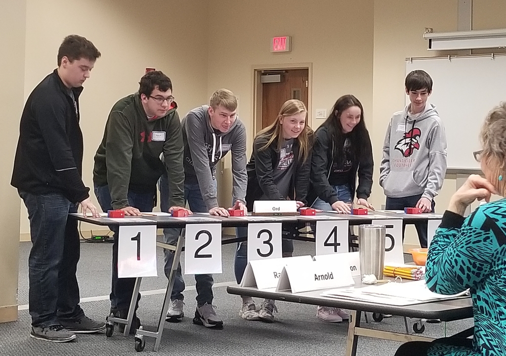 Quiz Bowl Competes