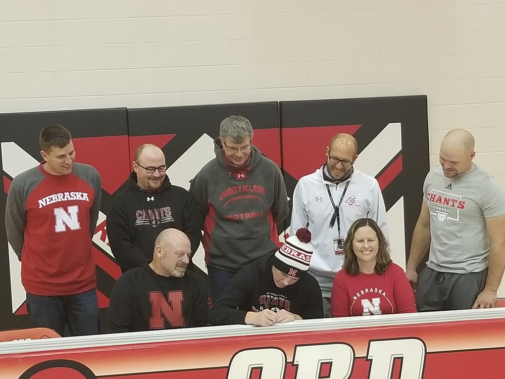 Meyer Signs With Huskers
